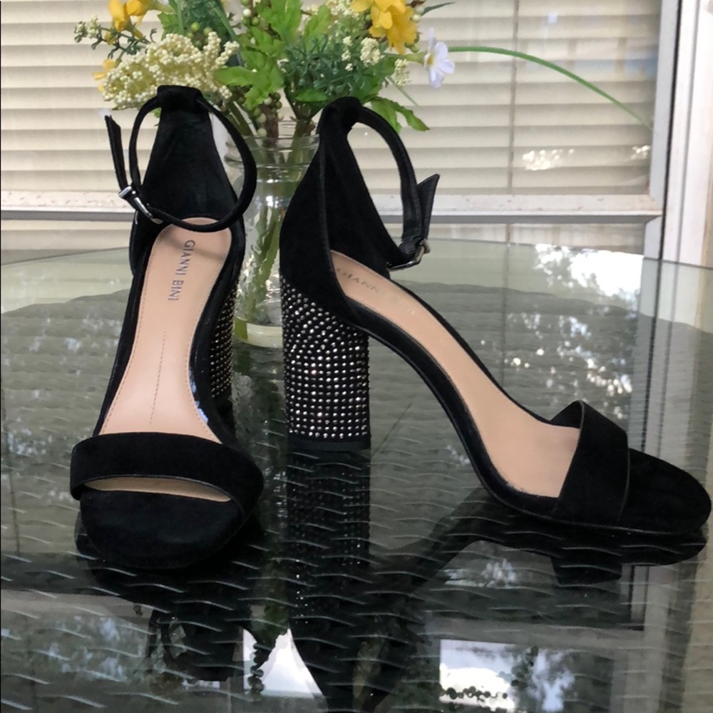 Black suede Gianni Bini sandals with ankle strap - Picture 1 of 9